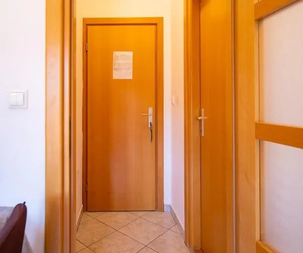 8274a * Pašman