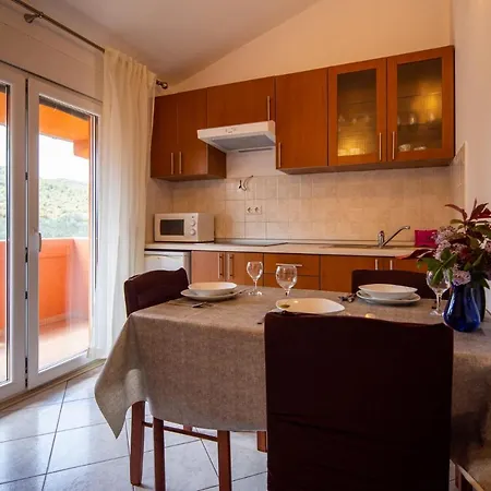 8274a Appartamento Pašman